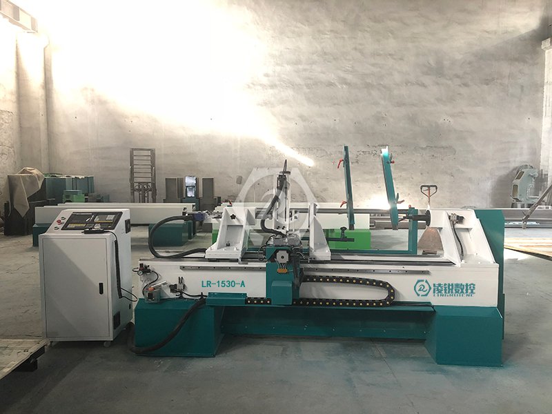 LR-1530-A全自動上下料木工車床