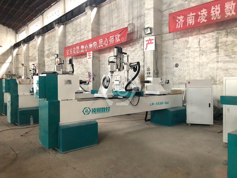 LR-1530單軸數控木工車床
