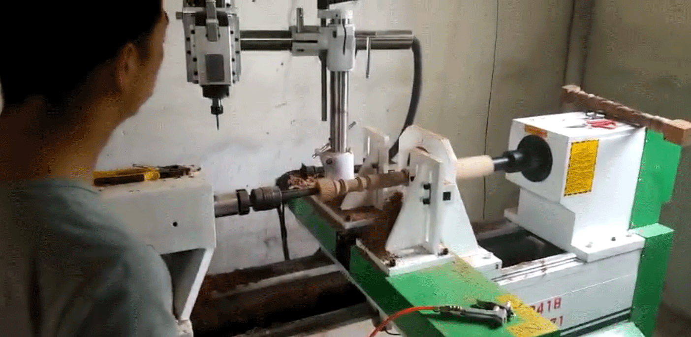 廣東汕頭客戶采購單軸多功能一體數控木工車床銑槽拉槽圓雕可平雕